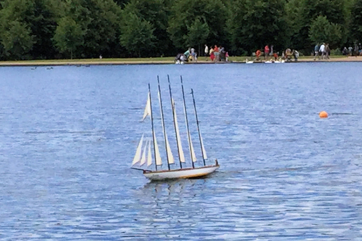 Round Pond photograph